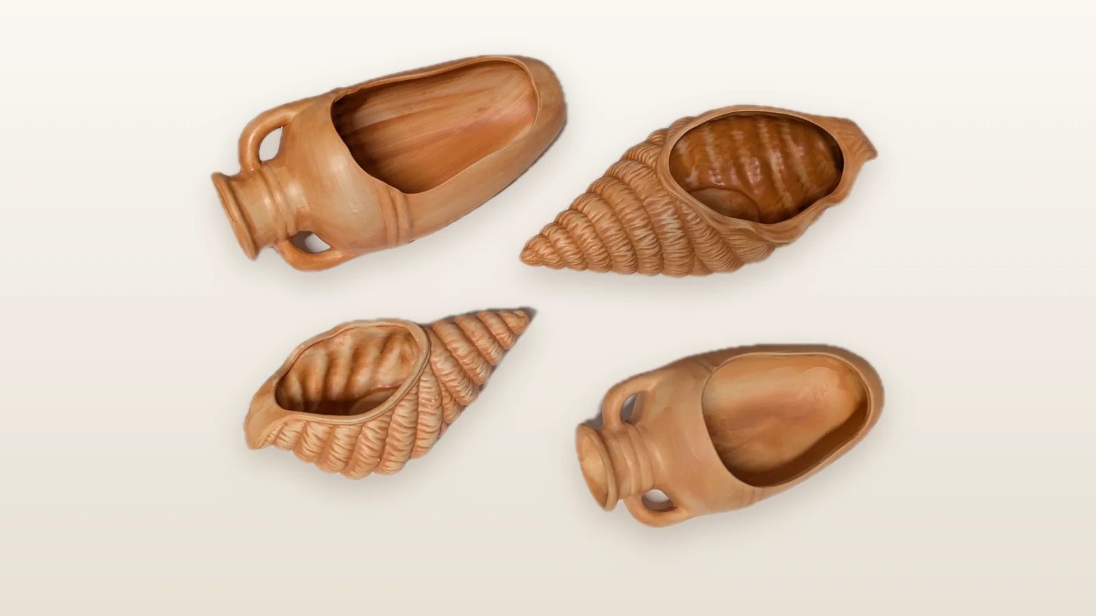 Anfore e conchiglie in terracotta da appendere o appoggiare