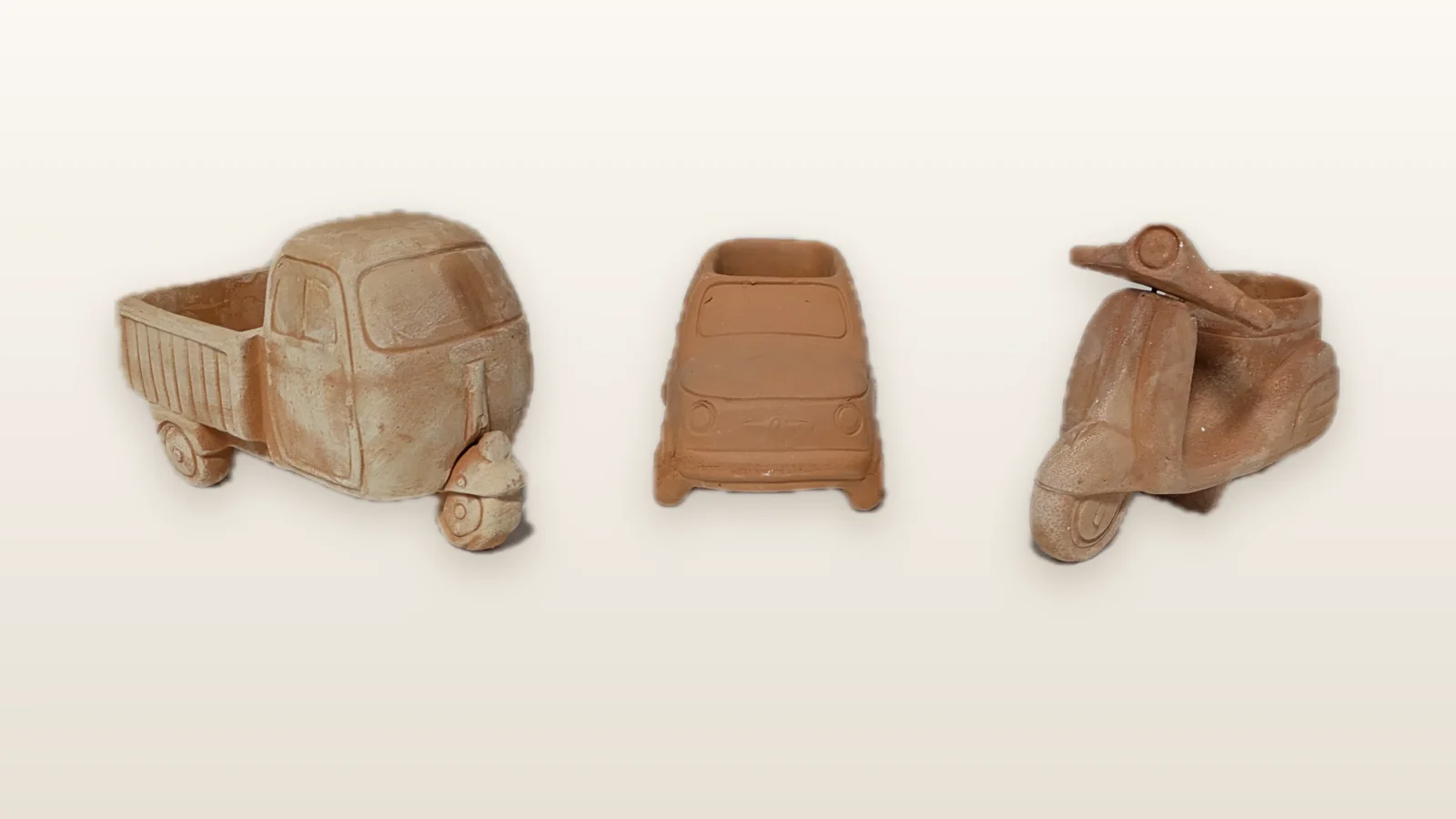 Portavasi in terracotta a forma di Ape, furgone e Vespa, produzione artigianale Giodi